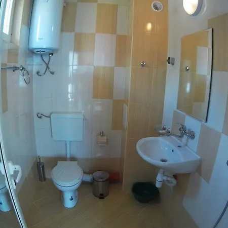 Hotel Aia Kavatsi 2*