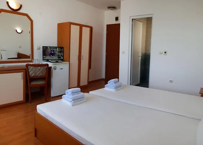 ホテル Aia Kavatsi