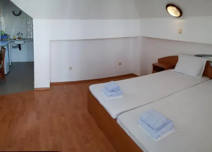 Aia Kavatsi ホテル